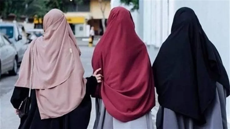 هل تتحجب المرأة أمام الأطفال الذين لم يبلغوا الحُلم؟.. علي جمعة يرد
