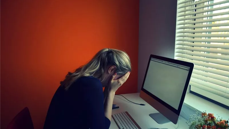 فتيات صفعن متحرشي الإنترنت.. شيماء وأسماء يهزمن «رعب الابتزاز» بالقانون 
