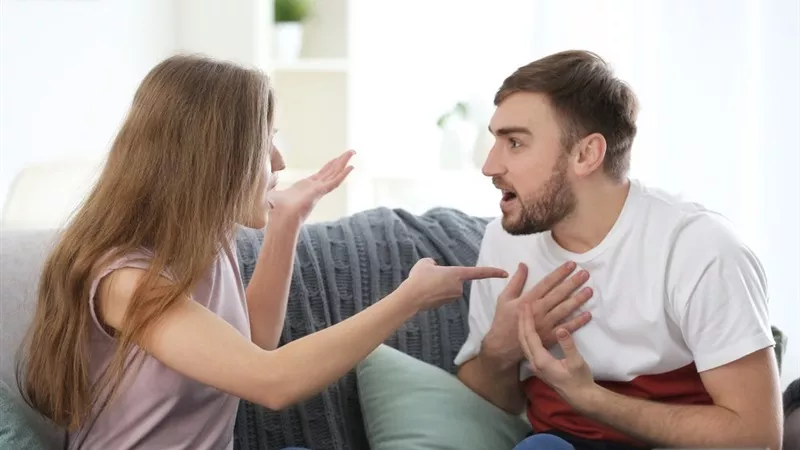  زوجة تطلب الخلع وتصرخ: زوجي المتدين الخجول يتحرش بأخواتي البنات