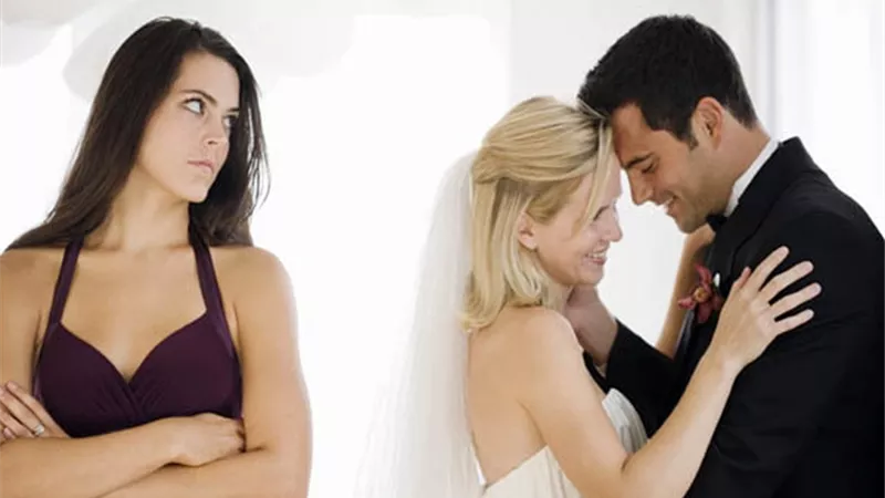 الزوجة الأولى في نظر المجتمع.. ظالمة أم مظلومة؟