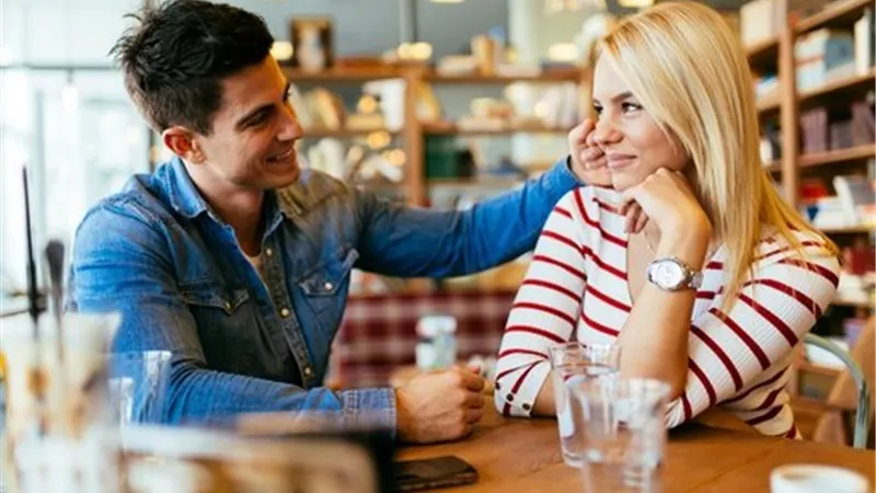 تجاربك العاطفية السابقة.. سر على زوجك أم لا؟