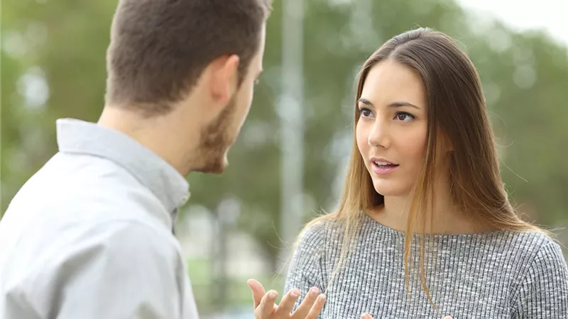 6 علامات تؤكد حب خطيبك لكِ أبرزها «لا يُقلل من قيمتك» 