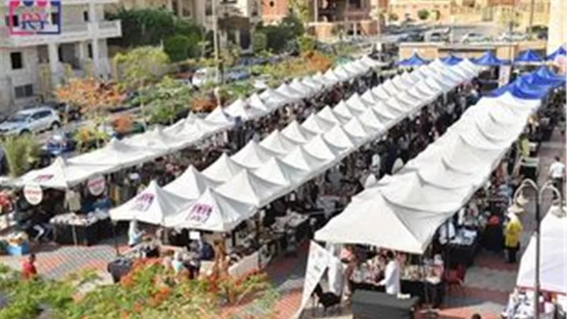 اكسسوارات «هاند ميد» ومستلزمات مدارس في «بازار العبور»