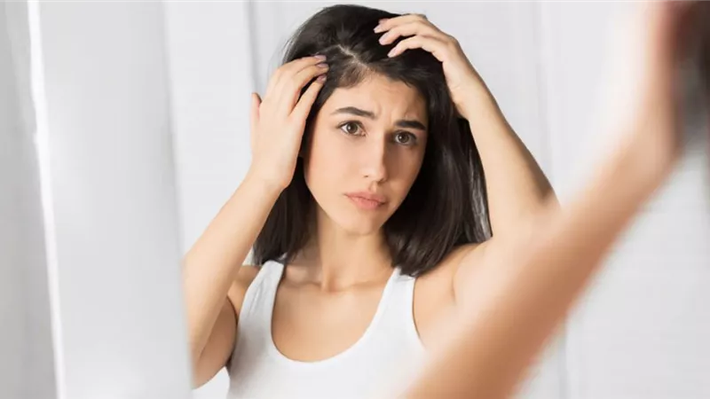 3 وصفات طبيعية لعلاج فراغات الشعر 