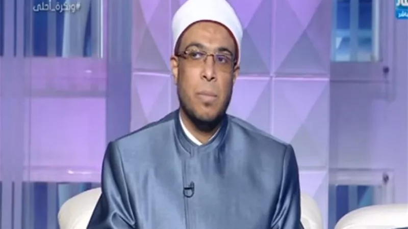 متصلة: إخواتي البنات ماشيين في الحرام..  و