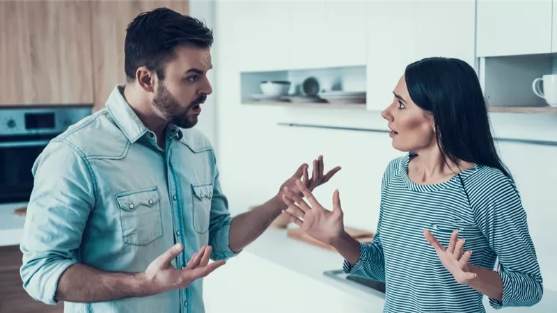 اعرفي حقوقك.. قانونيون وأزهريون يكشفون لـ هير نيوز طرق عقاب 