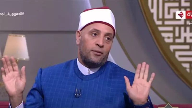 رمضان عبد الرازق: لا يجوز للزوجة التجسس على زوجها | فيديو