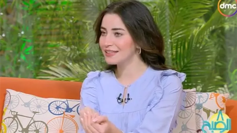 سارة الشامي تروي: ياسر جلال ضربني بالقلم حقيقي | فيديو