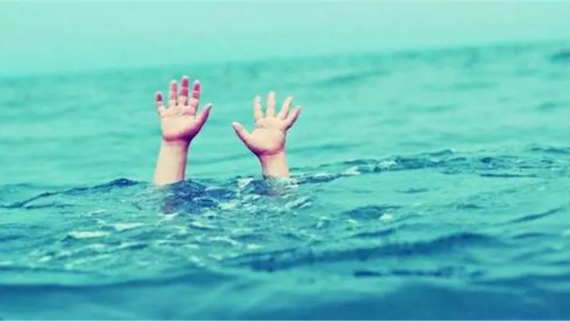 غرق طالبة في نهر النيل وابنة عمها تلحق بها حزنًا عليها