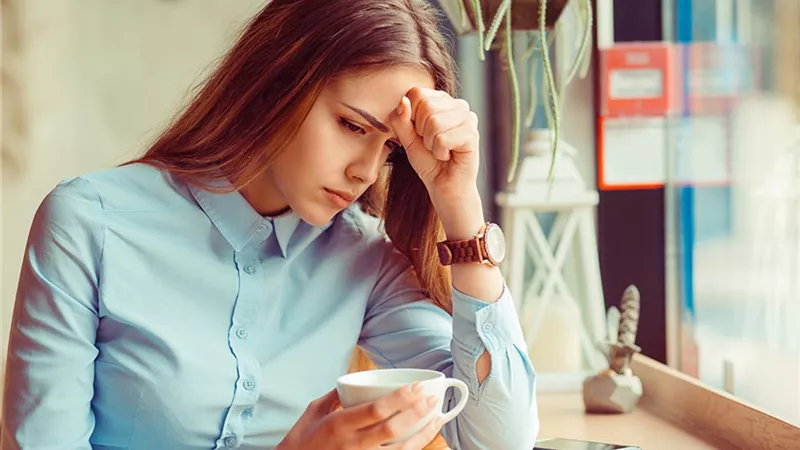 اعرفي نفسك في خمس سلوكيات.. انطوائية أم منفتحة؟