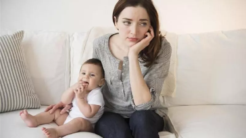 بعد الفطام.. اكتئاب للأم وصدمة للطفل.. وحلول طبية سريعة