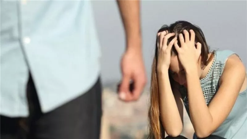 زوجة تطلب الطلاق: عايزني أشتغل رقاصة 