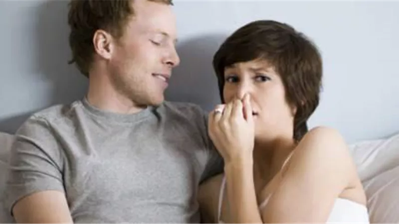علياء تطلب الطلاق: رائحة فم زوجي لا تُطاق