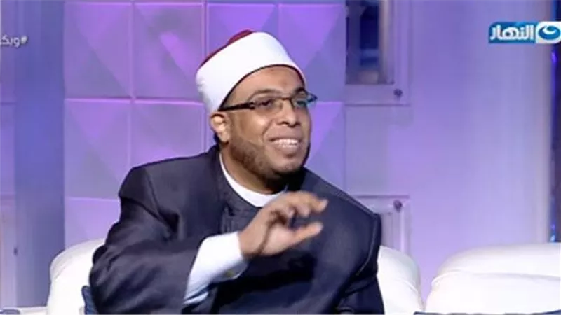 إنصاف السيدة عائشة بنت أبي بكر من فوق سبع سماوات
