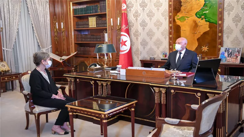 نجلاء بودن أول سيدة تتولى رئاسة الحكومة في تونس