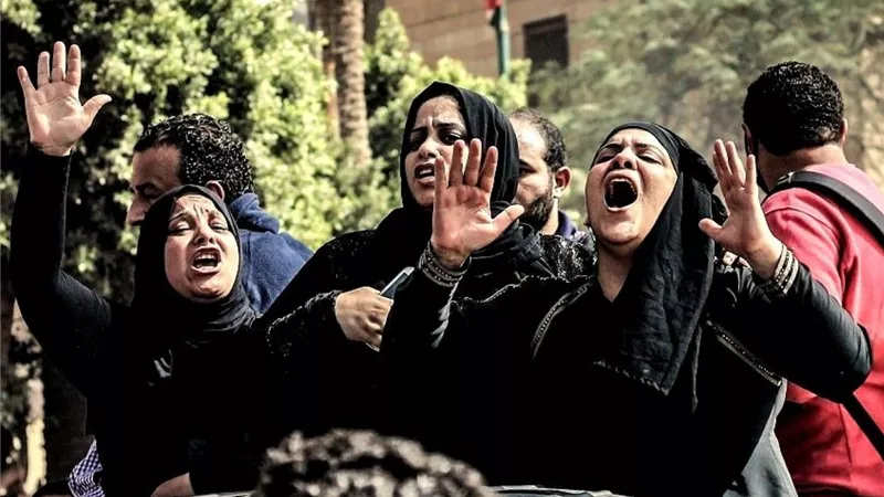 ما حكم النوح والندب على الميت؟.. الإفتاء تجيب