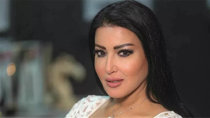 ببدلة رقص.. سمية الخشاب تحتفل بفوز مانشستر يونايتد