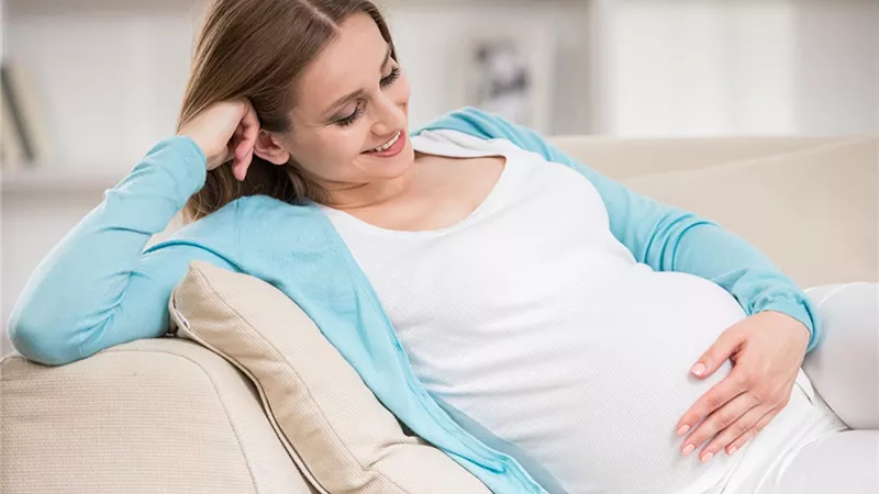 أسباب تقلبات المزاج أثناء الحمل وكيفية السيطرة عليها
