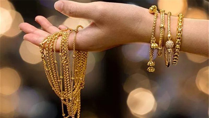 حُكم إخراج زكاة الذهب للنساء.. «الافتاء» تُجيب 