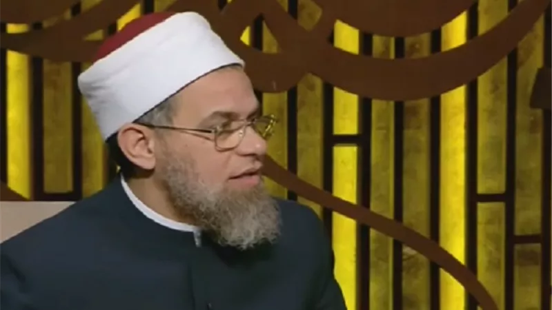 الشيخ أشرف الفيل يقضي بطلاق متصلة على الهواء.. فيديو
