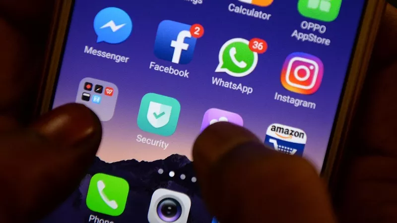 في ليلة تعطل السوشيال ميديا الكثيرات عدن إلى عائلاتهن والقراءة