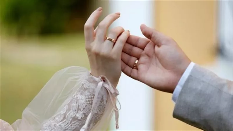 «عش الزوجية» في وطننا العربي.. العراق: بيت العيلة.. واليمن: الزوج على عادات زوجته