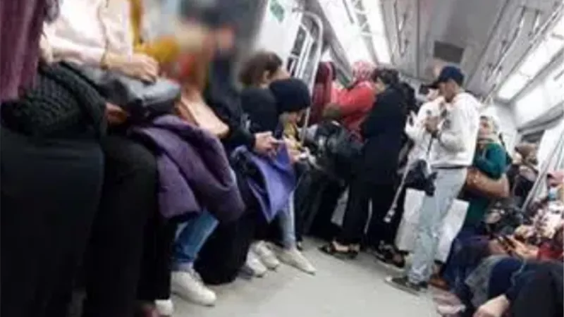 القبض على بائعة متجولة عرضت ملابس حريمي داخل عربة سيدات بالمترو