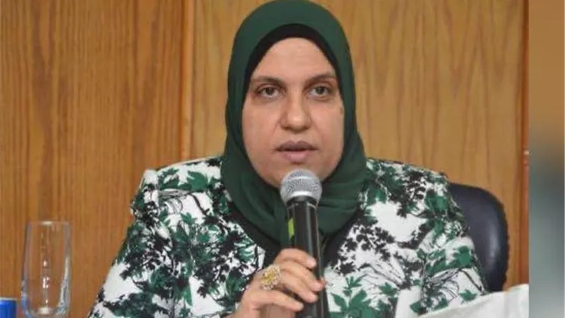 كيف يمكن النجاة من سرطان الثدي؟.. استشارية تجيب