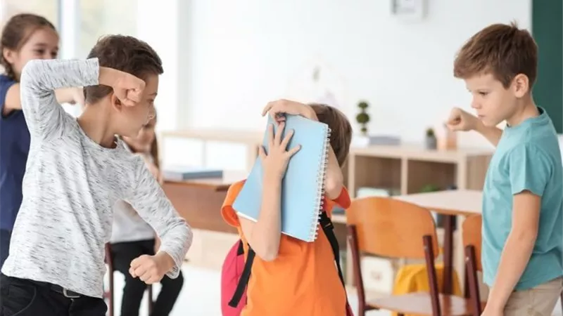 بعد مقتل طالبين.. أخصائيون نفسيون يحذرون من العنف داخل المدارس