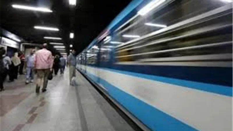 بحوزته مخدر البودر.. القبض على شاب تحرش بفتاة في المترو