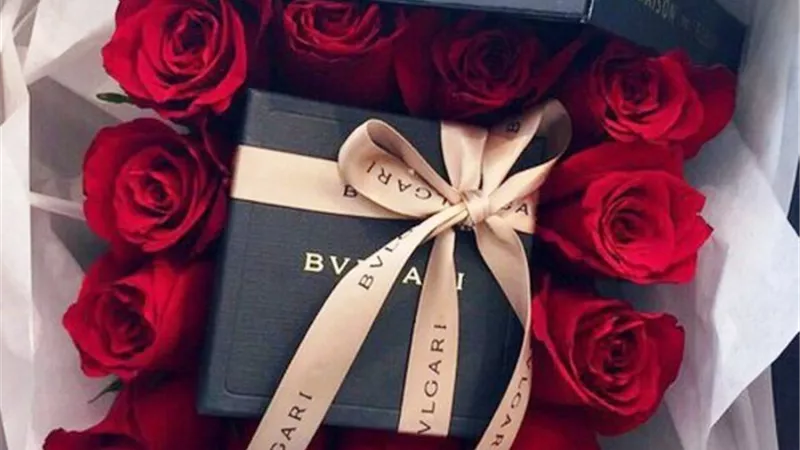 بمناسبة عيد الحب.. 7 أفكار لتقديم الهديا لزوجك 