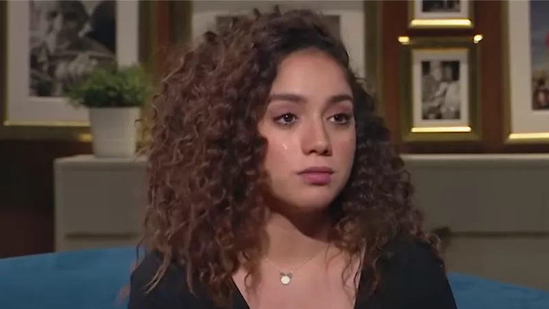 بعد رحيل والدها وجدها.. رنا رئيس: قلبي جواه وجع كبير 