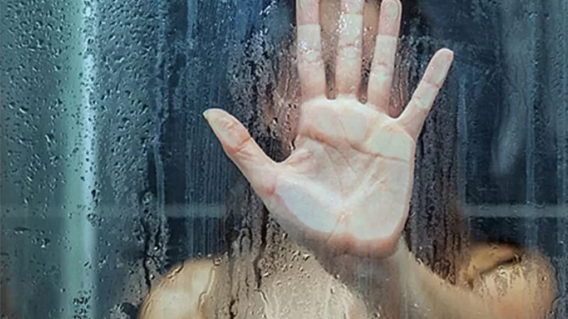 أخطاء تفعلها المرأة أثناء الاستحمام تضر صحتها