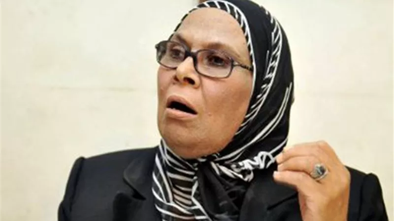 آمنة نصير: استقلال الفتيات عن أسرهن حماقة.. وهذا حُكم الدين 