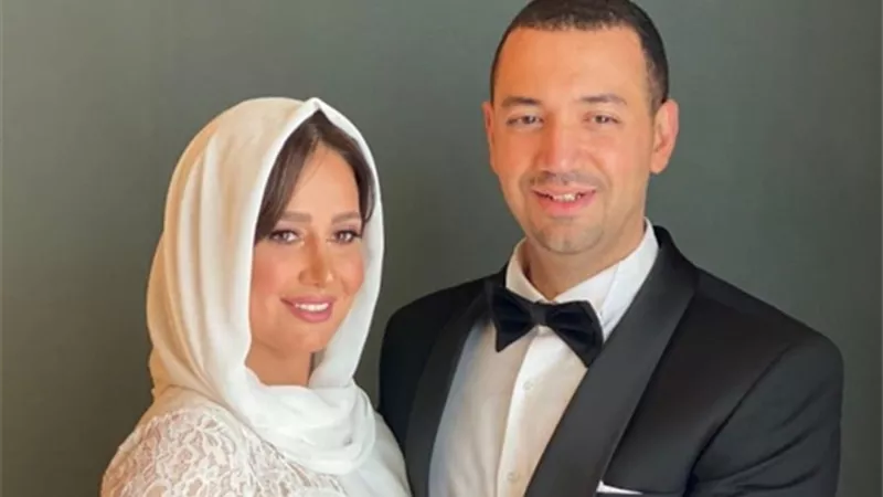 بكلمات مؤثرة.. حلا شيحة تنعي شقيقة زوجها معز مسعود  