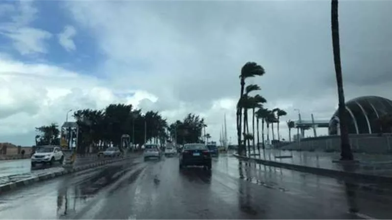 تقلبات جوية وأمطار رعدية.. أخبار الطقس اليوم