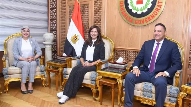 «مراكب النجاة».. نبيلة مكرم: توفير بدائل آمنة للهجرة غير الشرعية
