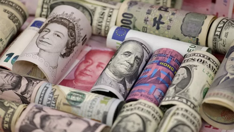أسعار العملة اليوم.. تباين في أسعار الإسترليني واليورو والدينار الكويتي
