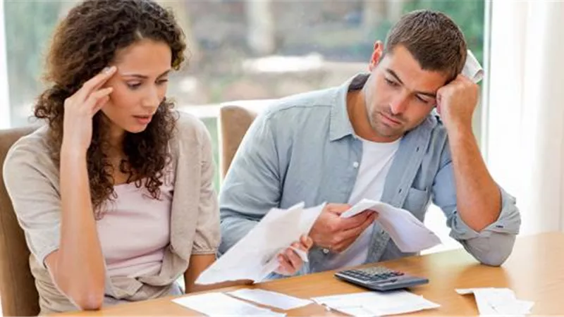 مرتب الزوجة كابوس كل بيت.. سيدات: «لو عاوز يتفشخر يصرف من جيبه»