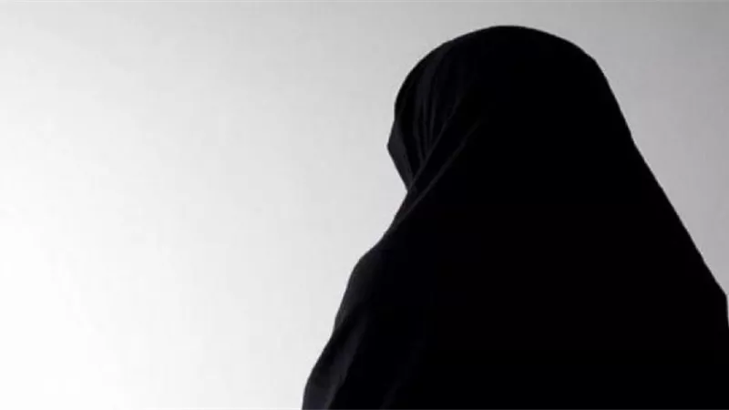 سيدتان و4 رجال يخفون معالجة روحانية نصبت عليهم وسرقتهم