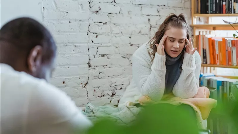 استشاري نفسي: لا يوجد في السنة النبوية واقعة ضرب رجل لزوجته| فيديو