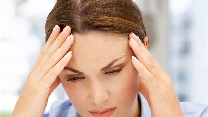 «كمادات الخل».. 6 وصفات طبيعية لعلاج الصداع في المنزل