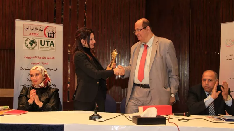 شبكة إعلام المرأة العربية تطلق دورة تدريبية في التنمية البشرية والصحة النفسية والتغذية العلاجية
