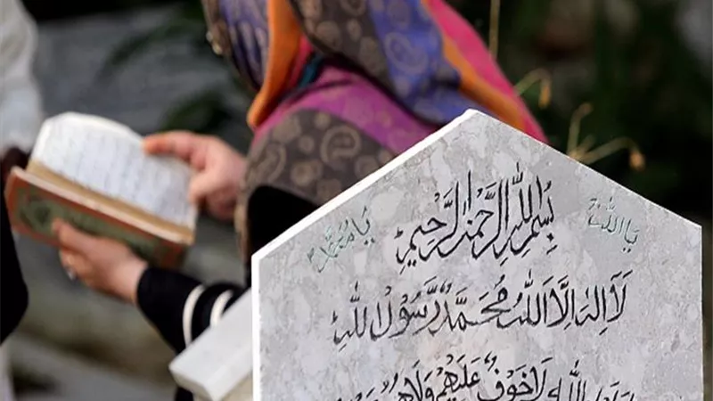 ما حكم استقبال الأرملة للزائرين؟.. الإفتاء تُجيب | فيديو
