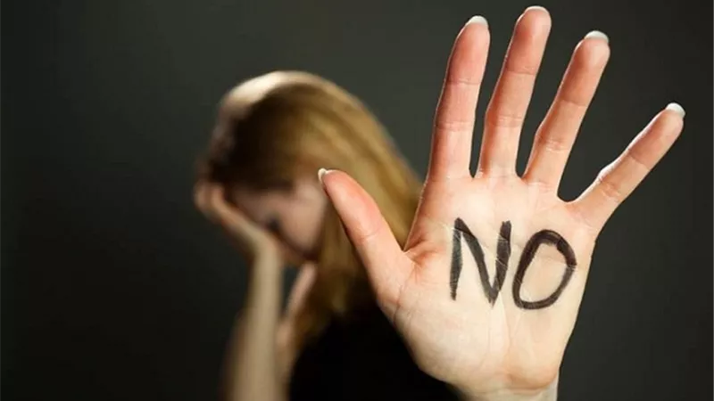 «العُزلة والمشاعر الانتقامية».. مشاكل نفسية تُعانيها النساء بسبب التحرش الجنسي