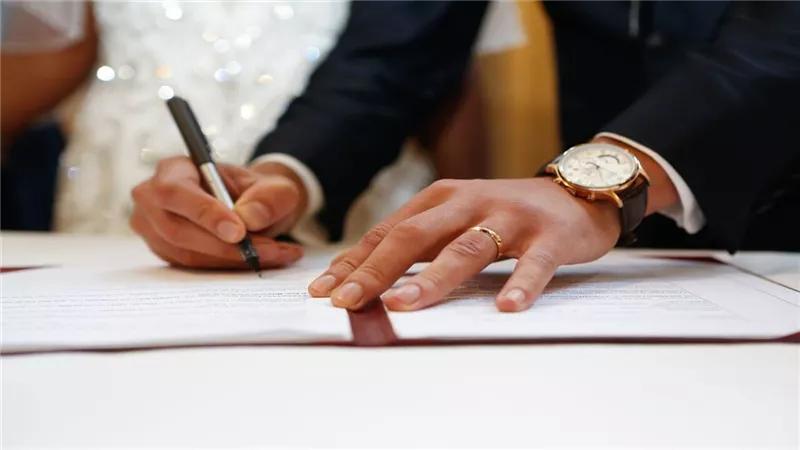 النائب هشام الجاهل: الحبس والغرامة عقوبة عدم توثيق الزواج والطلاق