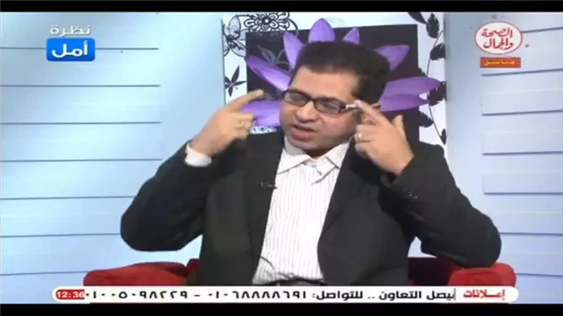 «اعتمادي وفاشل».. نتائج انشغال الوالدين عن طفلهما