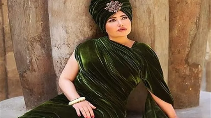 ليلى علوي تُثير الجدل بـ«دعاء» من أمام الكعبة ..فيديو