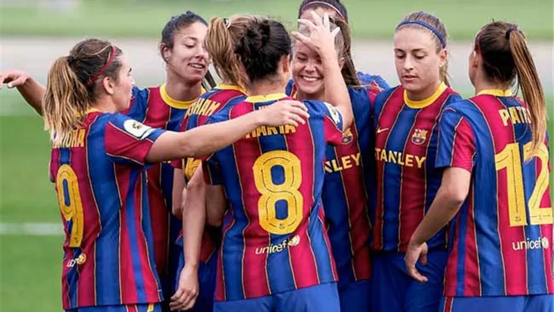 «سيدات برشلونة» يتصدرن المرشحين النهائيين لجوائز دبي جلوب سوكر