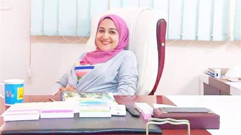 أخصائية نفسية: الأم تكسب الطفل صفة العناد وهو جنين